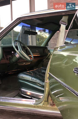 Седан Chrysler New Yorker 1976 в 