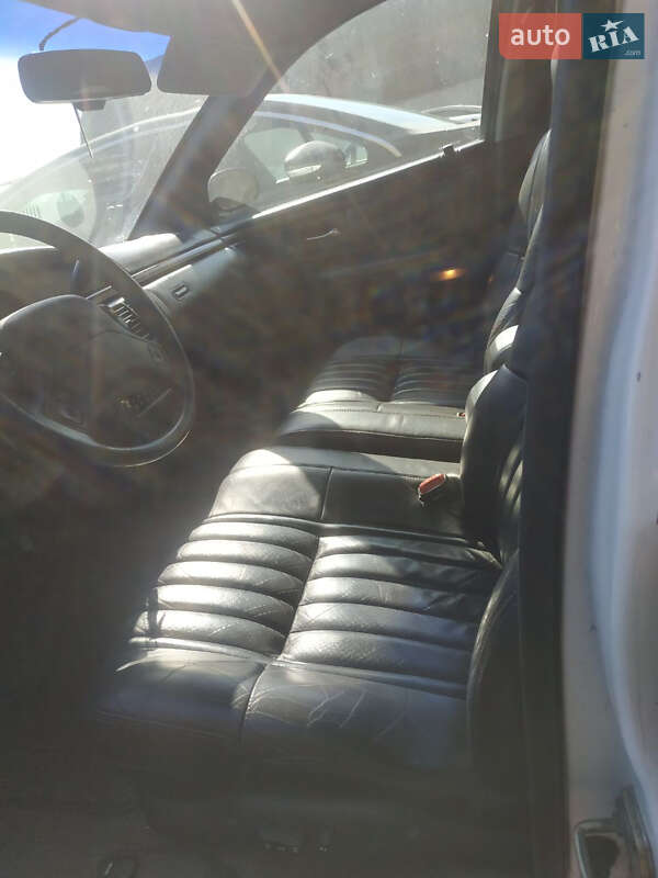 Седан Chrysler New Yorker 1993 в Одессе