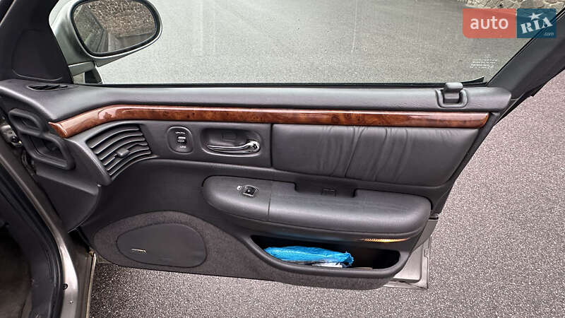 Седан Chrysler New Yorker 1995 в Белой Церкви