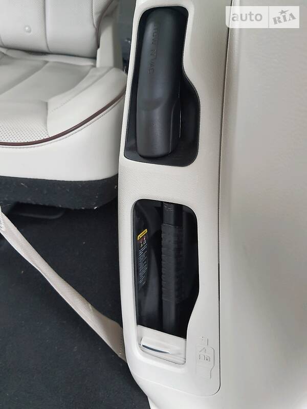 Мінівен Chrysler Pacifica 2016 в Києві фото 31 Мінівен Chrysler Pacifica 2016 в Києві