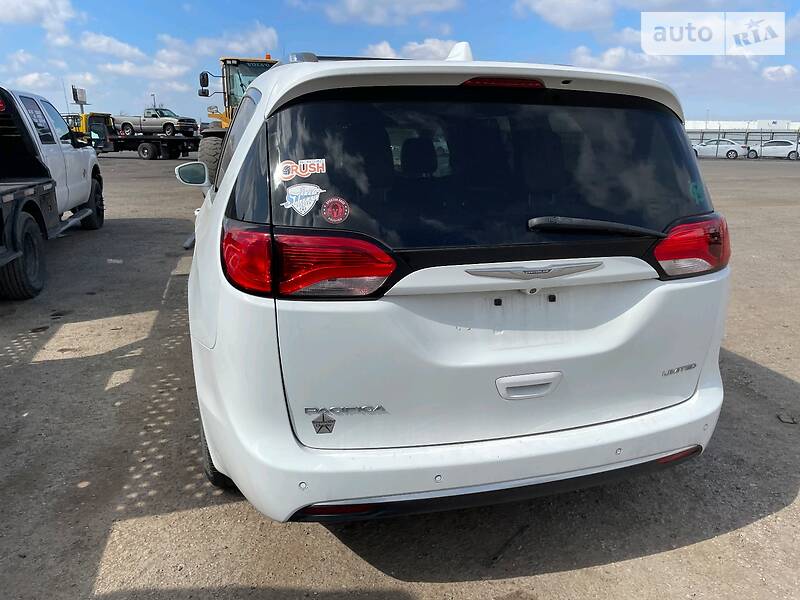 Мінівен Chrysler Pacifica 2016 в Києві фото 56 Мінівен Chrysler Pacifica 2016 в Києві