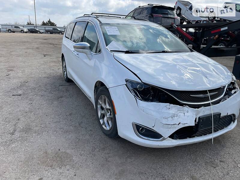 Мінівен Chrysler Pacifica 2016 в Києві фото 55 Мінівен Chrysler Pacifica 2016 в Києві