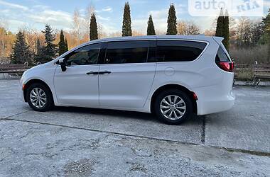 Универсал Chrysler Pacifica 2018 в Нетешине