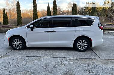 Универсал Chrysler Pacifica 2018 в Нетешине