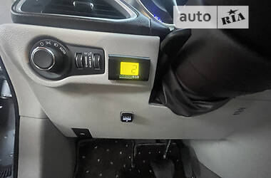Минивэн Chrysler Pacifica 2016 в 
