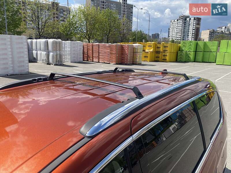 Минивэн Chrysler Pacifica 2018 в Киеве