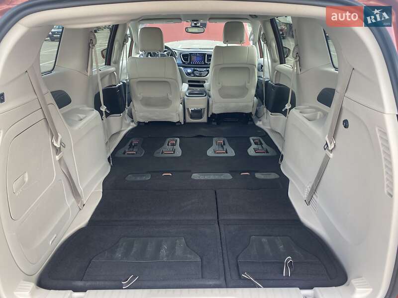 Минивэн Chrysler Pacifica 2018 в Киеве