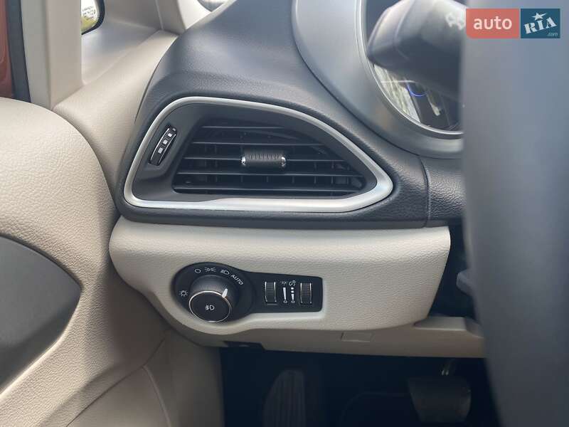 Минивэн Chrysler Pacifica 2018 в Киеве