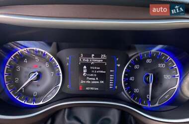 Седан Chrysler Pacifica 2018 в Києві