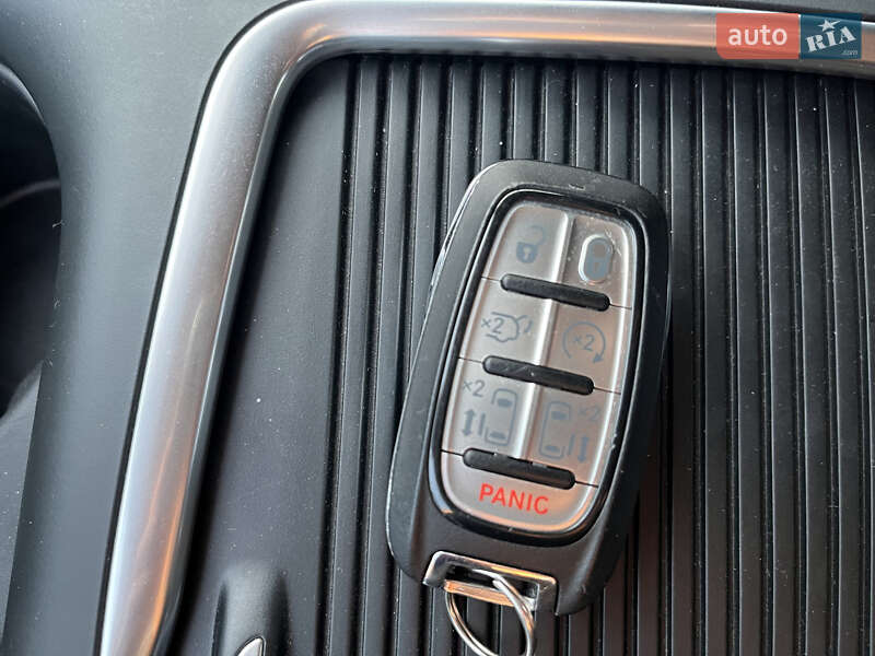 Минивэн Chrysler Pacifica 2021 в Вишневом фото 35 Минивэн Chrysler Pacifica 2021 в Вишневом