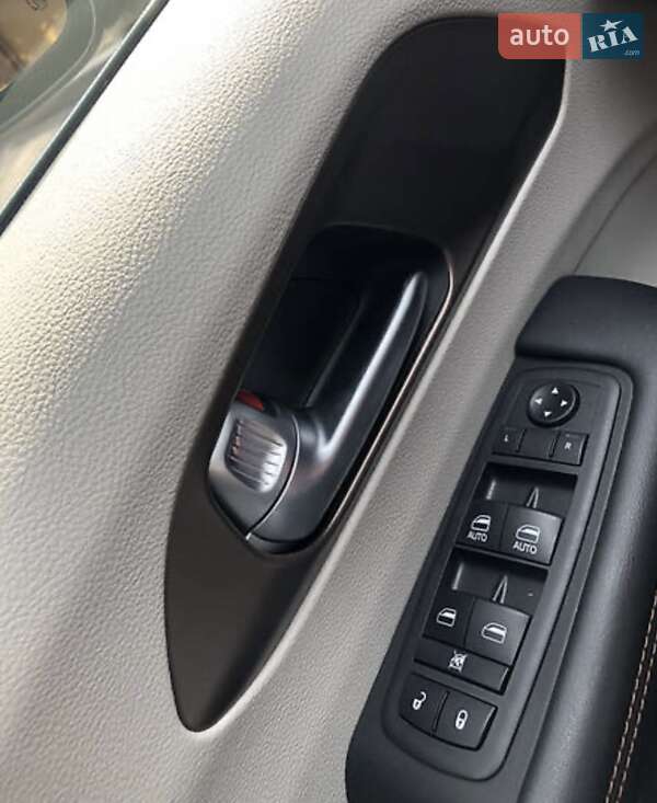 Седан Chrysler Pacifica 2018 в Полтаві фото 14 Седан Chrysler Pacifica 2018 в Полтаві