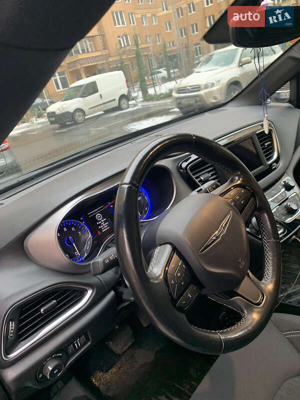 Мінівен Chrysler Pacifica 2019 в Києві фото 10 Мінівен Chrysler Pacifica 2019 в Києві
