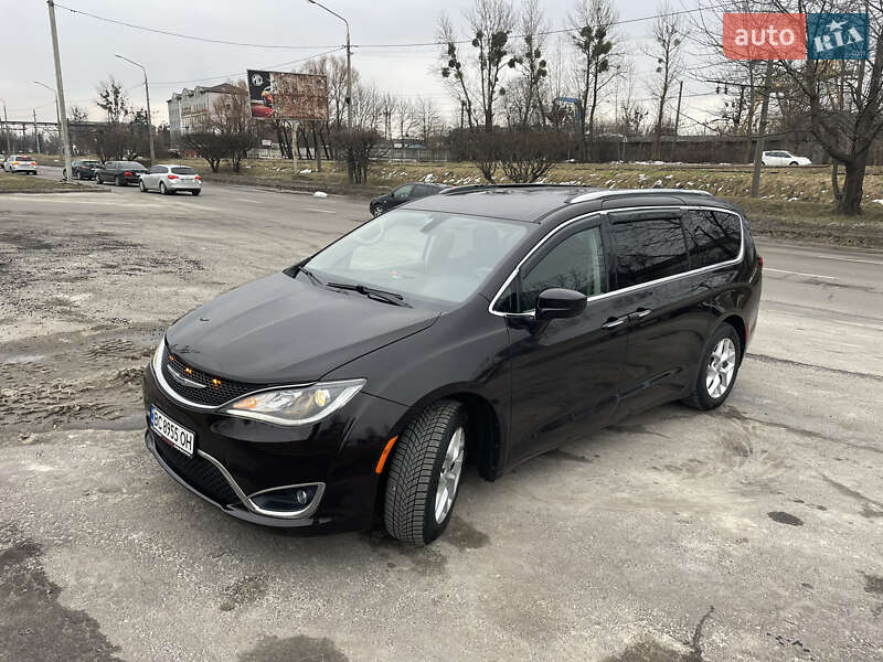 Chrysler Pacifica 2017