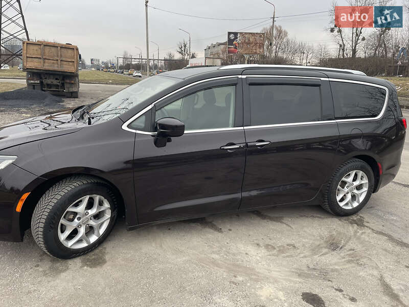 Мінівен Chrysler Pacifica 2017 в Львові фото 6 Мінівен Chrysler Pacifica 2017 в Львові