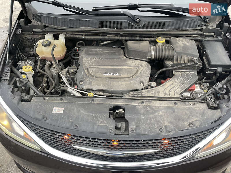 Мінівен Chrysler Pacifica 2017 в Львові фото 8 Мінівен Chrysler Pacifica 2017 в Львові