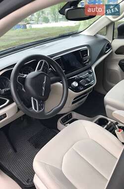 Минивэн Chrysler Pacifica 2016 в Киеве