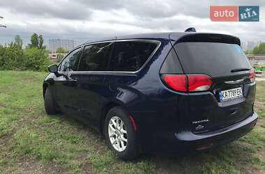Минивэн Chrysler Pacifica 2016 в Киеве