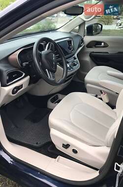 Минивэн Chrysler Pacifica 2016 в Киеве