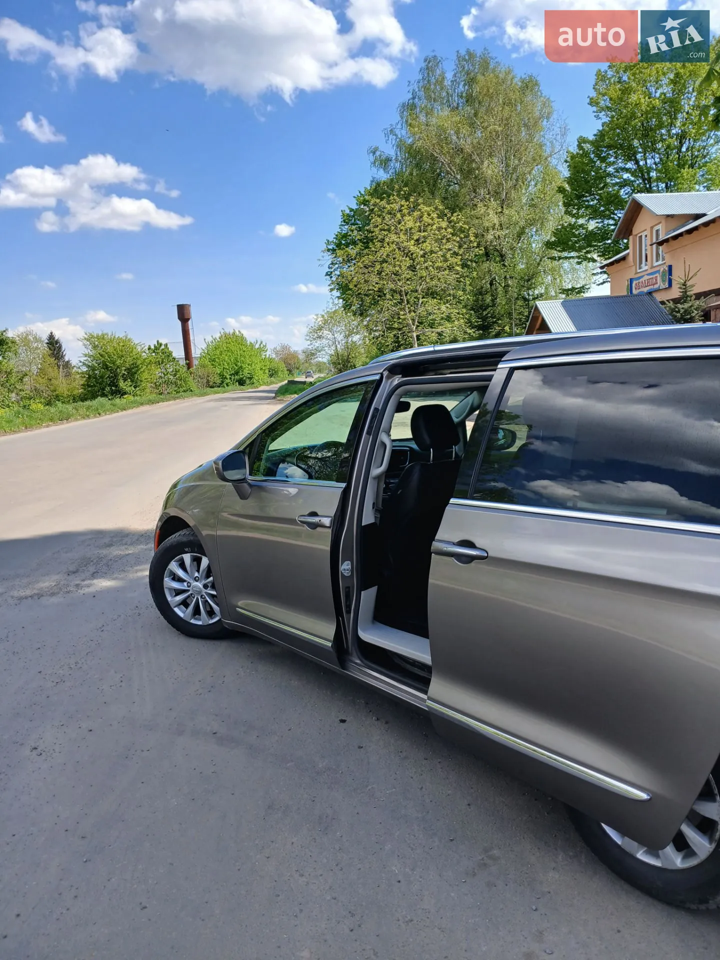 2017 Chrysler Pacifica - мініатюра 3