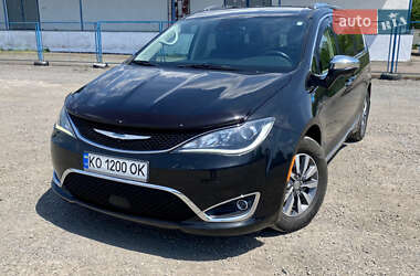 Минивэн Chrysler Pacifica 2020 в Ужгороде