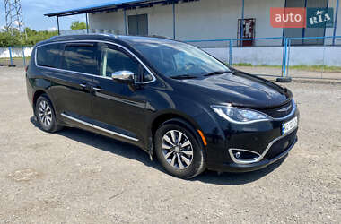 Мінівен Chrysler Pacifica 2020 в Ужгороді