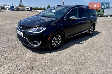 Мінівен Chrysler Pacifica 2020 в Ужгороді