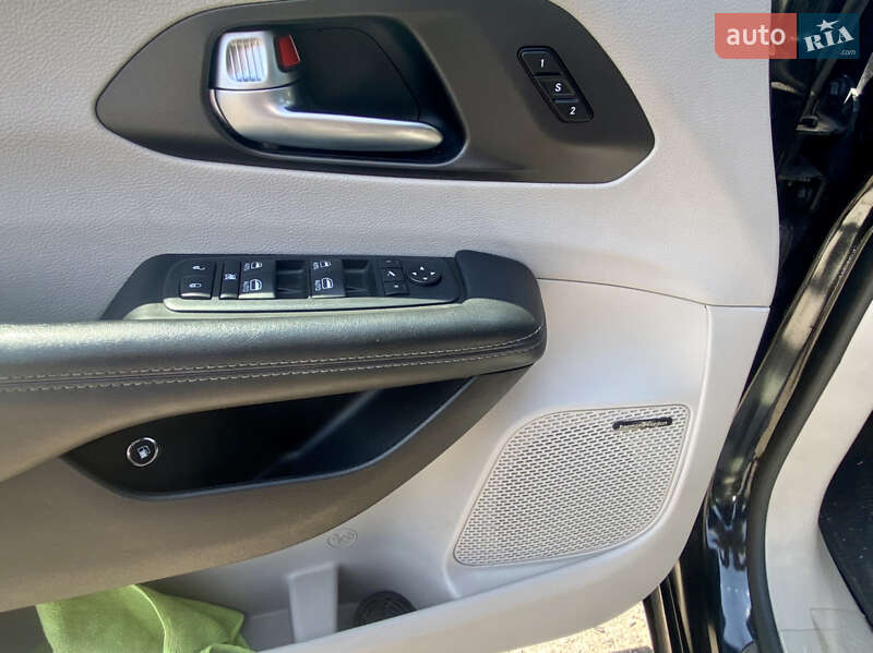 Минивэн Chrysler Pacifica 2020 в Ужгороде