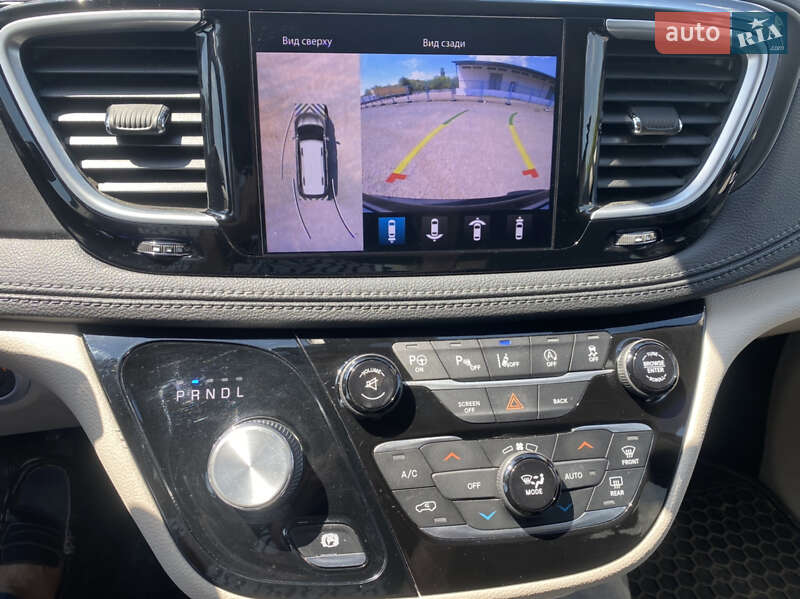 Минивэн Chrysler Pacifica 2020 в Ужгороде