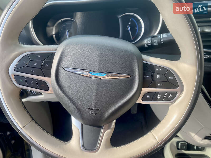 Минивэн Chrysler Pacifica 2020 в Ужгороде