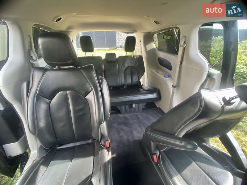Минивэн Chrysler Pacifica 2020 в Ужгороде
