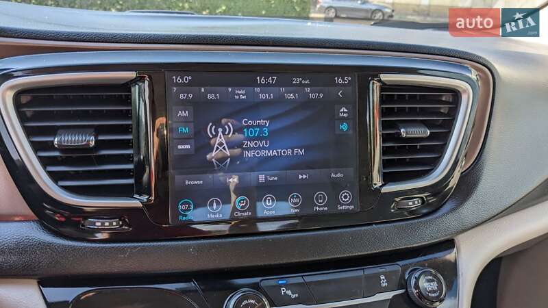 Мінівен Chrysler Pacifica 2018 в Києві