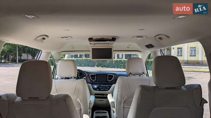 Мінівен Chrysler Pacifica 2018 в Києві