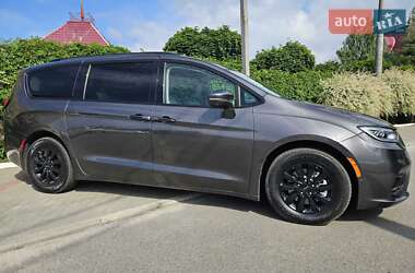 Мінівен Chrysler Pacifica 2021 в Києві