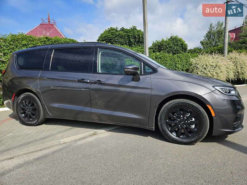Мінівен Chrysler Pacifica 2021 в Києві