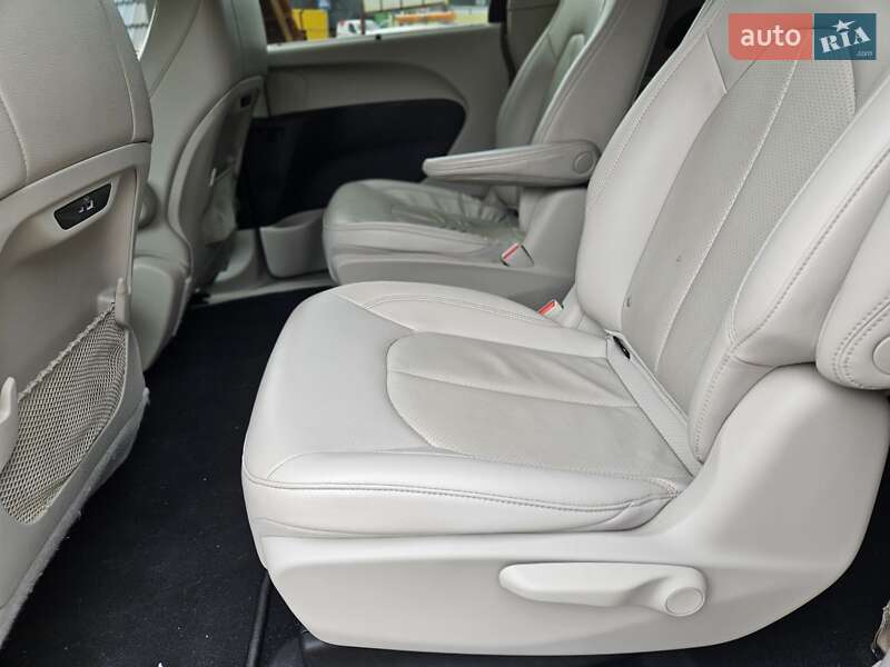 Минивэн Chrysler Pacifica 2021 в Киеве фото 16 Минивэн Chrysler Pacifica 2021 в Киеве