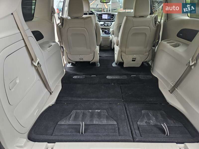 Мінівен Chrysler Pacifica 2021 в Києві