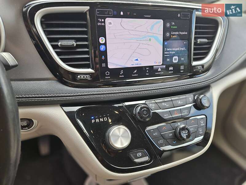 Минивэн Chrysler Pacifica 2021 в Киеве