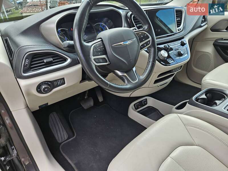 Мінівен Chrysler Pacifica 2021 в Києві