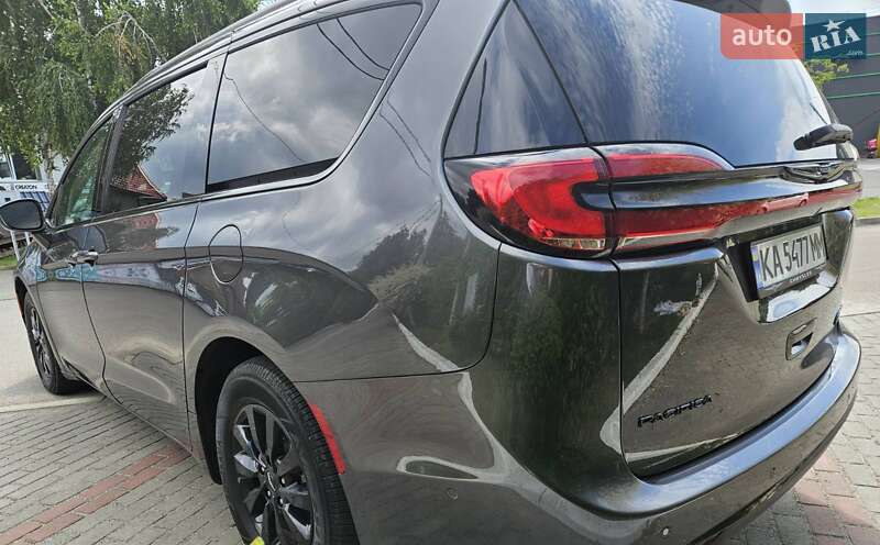 Мінівен Chrysler Pacifica 2021 в Києві