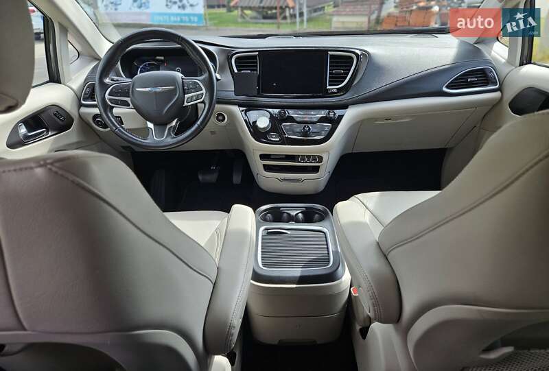 Мінівен Chrysler Pacifica 2021 в Києві