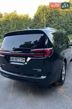 Минивэн Chrysler Pacifica 2021 в 