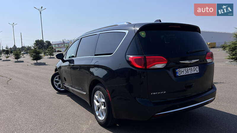 Минивэн Chrysler Pacifica 2017 в Одессе фото 3 Минивэн Chrysler Pacifica 2017 в Одессе