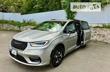 Седан Chrysler Pacifica 2021 в Киеве