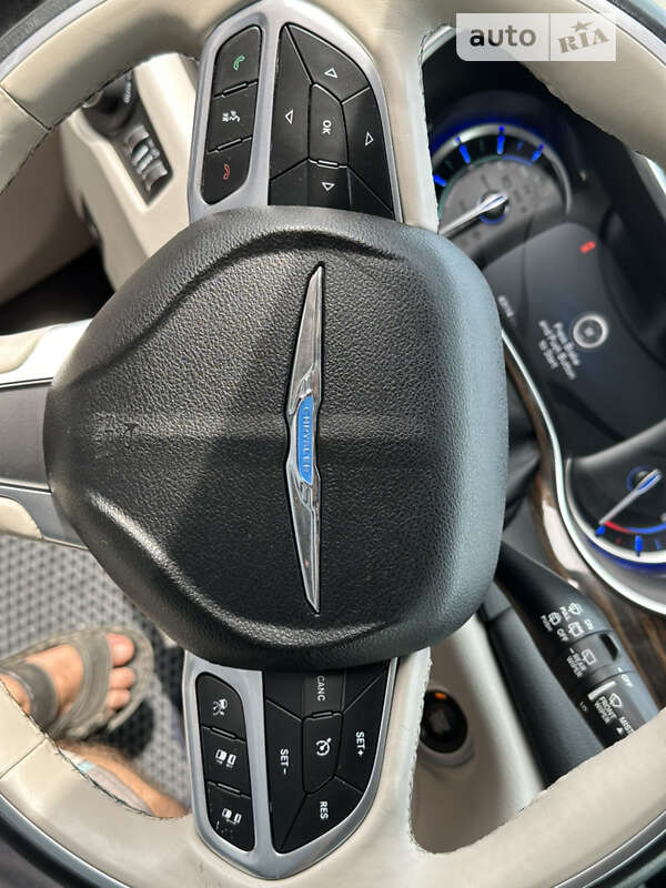 Минивэн Chrysler Pacifica 2020 в Ирпене