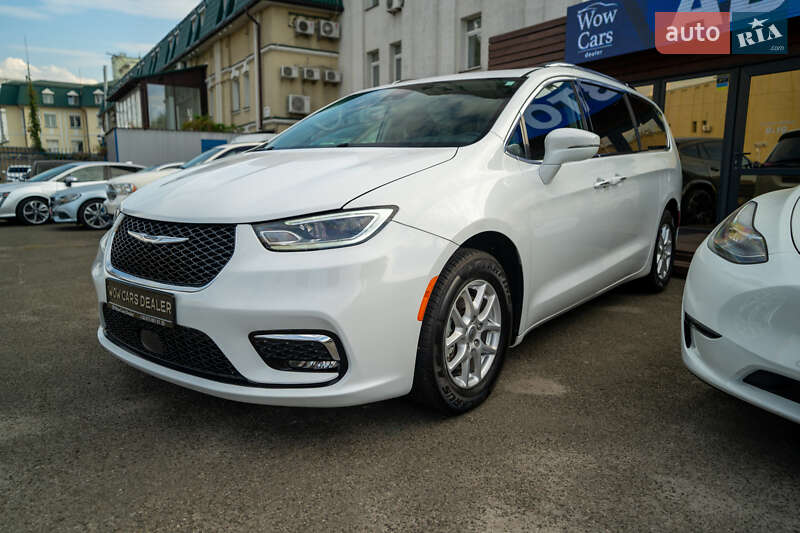 Минивэн Chrysler Pacifica 2021 в Киеве фото 3 Минивэн Chrysler Pacifica 2021 в Киеве