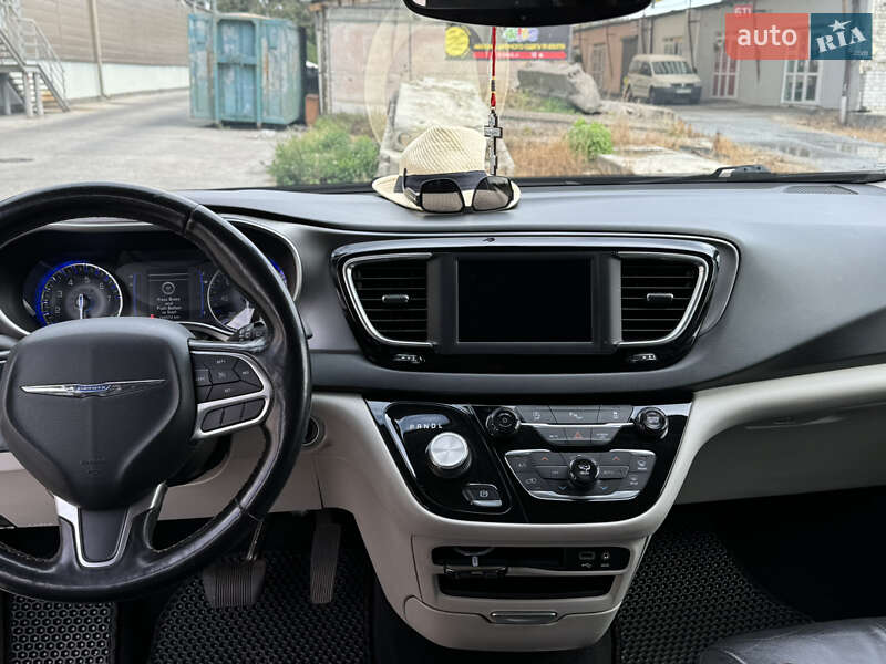Минивэн Chrysler Pacifica 2019 в Ровно