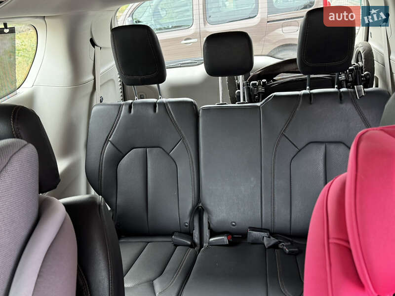 Минивэн Chrysler Pacifica 2019 в Ровно