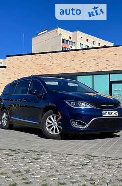 Мінівен Chrysler Pacifica 2018 в Хмельницькому