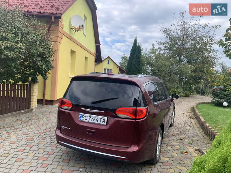 Минивэн Chrysler Pacifica 2019 в Трускавце