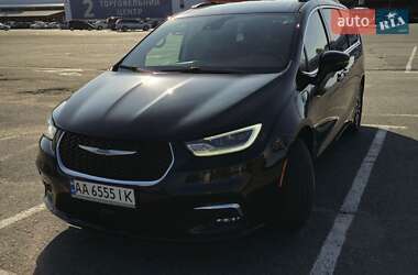 Мінівен Chrysler Pacifica 2021 в Ужгороді